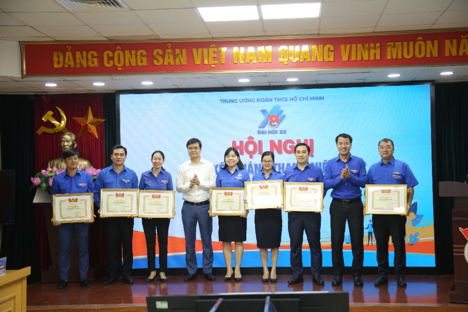 Tỉnh đoàn Quảng Nam nhận bằng khen trong tổ chức, triển khai Tháng Thanh niên 2022