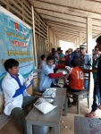 Khám bệnh phát thuốc miễn phí tại Lào
