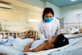 Thăm và hỗ trợ các bệnh nhân nặng vụ sạt lở ở xã Trà Leng (Nam Trà My)