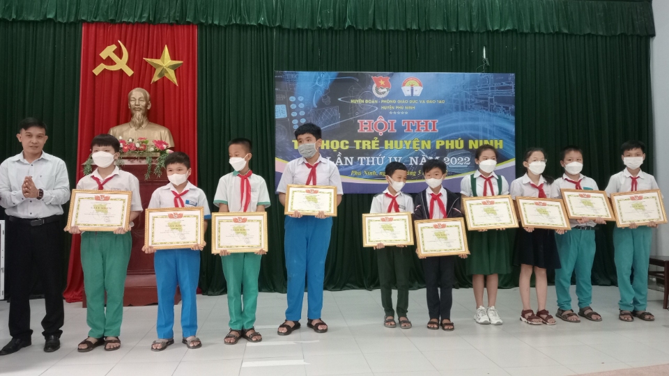 Hội thi “Tin học trẻ” huyện Phú Ninh          