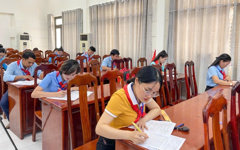 anh 2 tong phu trach